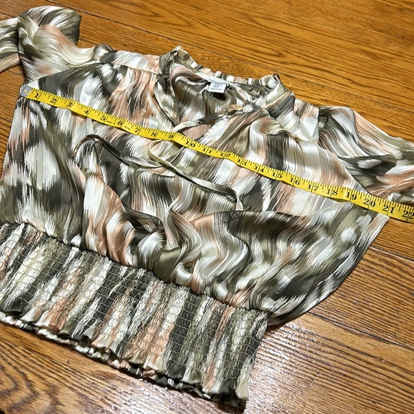 Rachel Zoe peach, green and gray blouse.  Size XS.  Great condition. - Picture 9 of 13